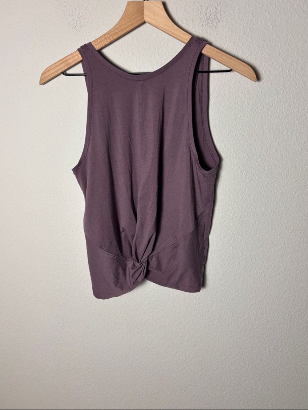 Athleta Essence Twist Front Tank Purple S/563290